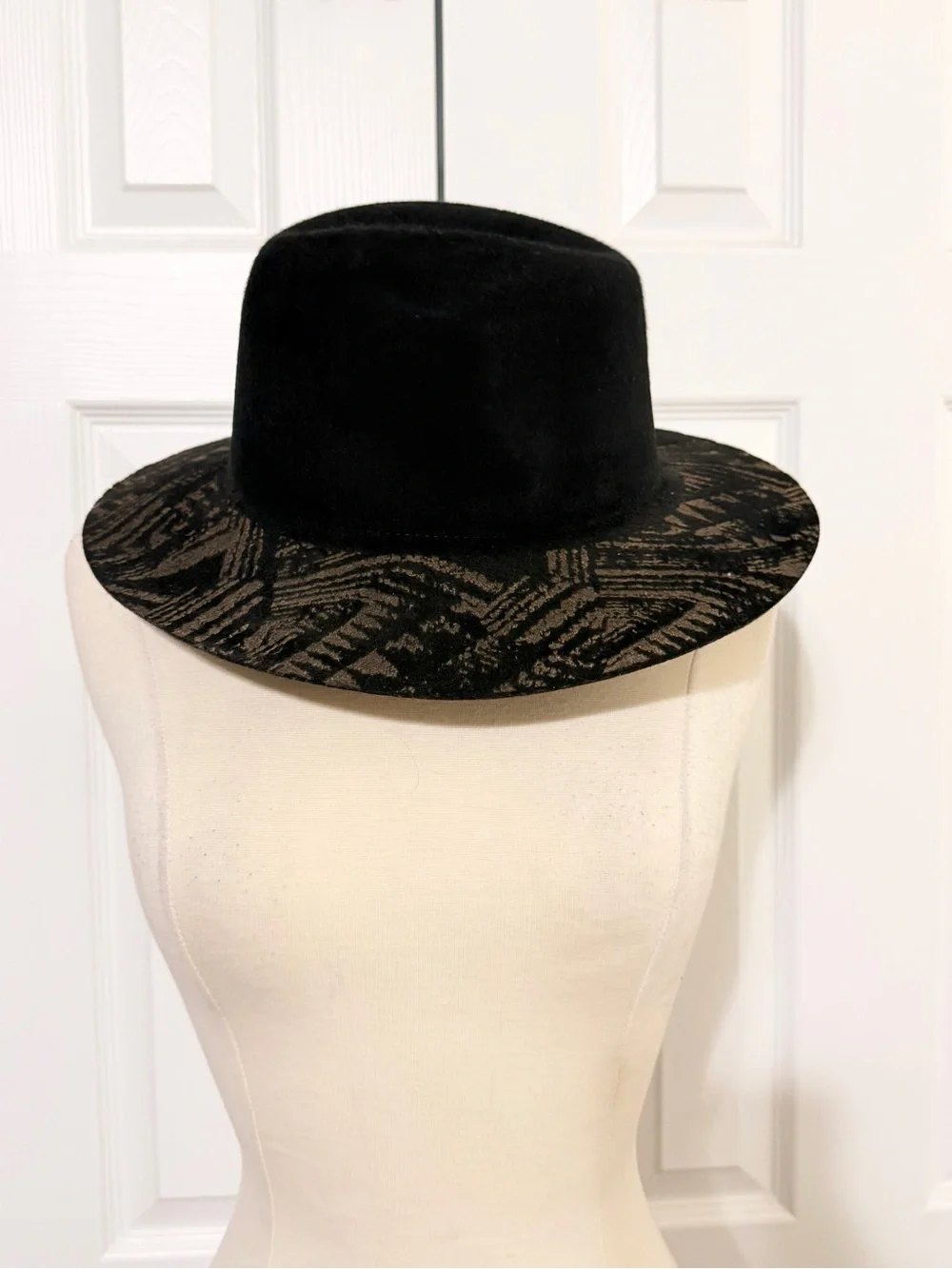 Black Wide-Brim Fedora Hat with Patterned Brim